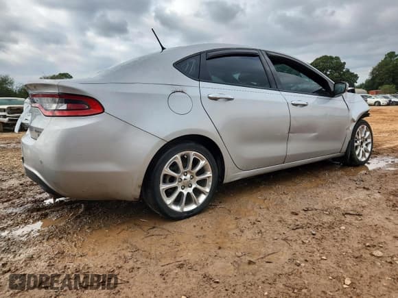 ✅ 2013 Dodge Dart Limited • VIN: 1C3CDFCH1DD226802 • Lot: 85832515. Wystawiony na Copart z przebiegiem 178 143 mil. Bezpłatny archiwum sprzedaży aukcyjnych z USA i szczegółowy raport historii pojazdu na DreamBid. Zdjęcie 3.