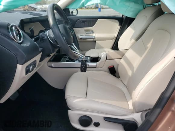 ✅ 2022 Mercedes-Benz GLB 250 • VIN: W1N4M4HB1NW199401 • Lot: 83904595. Listed on Copart with 37,760 mi. Free auction sales archive from the USA and detailed vehicle history report at DreamBid. Image 7.