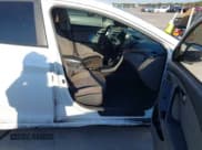 ✅ 2015 Hyundai Elantra SE • VIN: 5NPDH4AE1FH577661 • Lot: 43659649. Listed on IAAI with 199,883 mi. Free auction sales archive from the USA and detailed vehicle history report at DreamBid. Image 5.