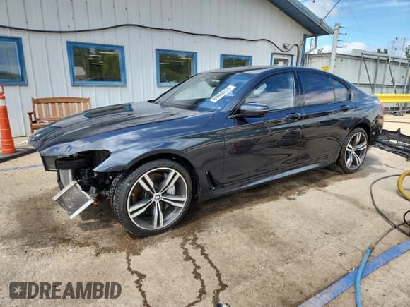 ✅ 2018 BMW 7 Series 750i xDrive • VIN: WBA7B0C59JG527315 • Lot: 69630535. Wystawiony na Copart z przebiegiem 47 063 mil. Bezpłatny archiwum sprzedaży aukcyjnych z USA i szczegółowy raport historii pojazdu na DreamBid. Zdjęcie 1.