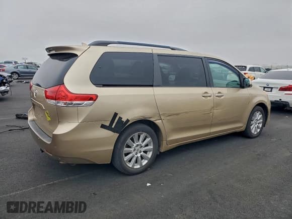 ✅ 2012 Toyota Sienna XLE • VIN: 5TDDK3DC7CS032642 • Lot: 96193415. Listed on Copart with 176,924 mi. Free auction sales archive from the USA and detailed vehicle history report at DreamBid. Image 3.