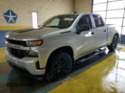 ✅ 2022 Chevrolet Silverado 1500 Custom • VIN: 1GCPYBEK1NZ198166 • Lot: 85586475. Wystawiony na Copart z przebiegiem 83 867 mil. Bezpłatny archiwum sprzedaży aukcyjnych z USA i szczegółowy raport historii pojazdu na DreamBid. Zdjęcie 1.