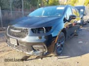 ✅ 2025 Chrysler Pacifica Limited • VIN: 2C4RC1GG9SR569896 • Lot: 43769668. Wystawiony na IAAI z przebiegiem 19 481 mil. Bezpłatny archiwum sprzedaży aukcyjnych z USA i szczegółowy raport historii pojazdu na DreamBid. Zdjęcie 19.