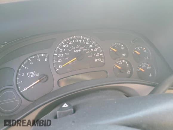 ✅ 2003 Chevrolet Suburban Z71 • VIN: 3GNFK16Z93G119835 • Lot: 44208115. Wystawiony na Copart z przebiegiem Nie podano. Bezpłatny archiwum sprzedaży aukcyjnych z USA i szczegółowy raport historii pojazdu na DreamBid. Zdjęcie 9.