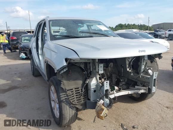 ✅ 2022 Jeep Grand Cherokee Limited • VIN: 1C4RJHBG1N8569817 • Lot: 43527816. Wystawiony na IAAI z przebiegiem Nie podano. Bezpłatny archiwum sprzedaży aukcyjnych z USA i szczegółowy raport historii pojazdu na DreamBid. Zdjęcie 1.