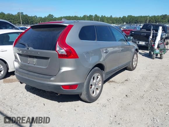 ✅ 2013 Volvo XC60 3.2L • VIN: YV4940DL0D2433700 • Lot: 43367070. Listed on IAAI with 195,246 mi. Free auction sales archive from the USA and detailed vehicle history report at DreamBid. Image 4.