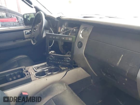 ✅ 2012 Ford Expedition Limited • VIN: 1FMJU2A53CEF08447 • Лот: 41656919. Опубликован ранее на IAAI с пробегом 243 811 миль. Бесплатный доступ к архиву аукционных продаж из США и подробный отчёт об истории автомобиля на DreamBid. Изображение 6.