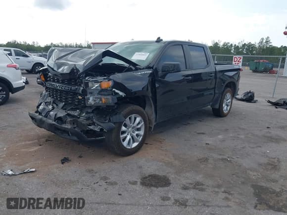 ✅ 2022 Chevrolet Silverado 1500 Custom • VIN: 3GCPYBEK5NG176980 • Lot: 41860805. Wystawiony na IAAI z przebiegiem 104 807 mil. Bezpłatny archiwum sprzedaży aukcyjnych z USA i szczegółowy raport historii pojazdu na DreamBid. Zdjęcie 2.