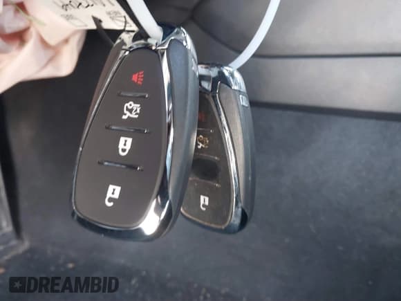 ✅ 2020 Chevrolet Camaro 1SS • VIN: 1G1FE1R72L0137049 • Lot: 41507341. Wystawiony na IAAI z przebiegiem 28 800 mil. Bezpłatny archiwum sprzedaży aukcyjnych z USA i szczegółowy raport historii pojazdu na DreamBid. Zdjęcie 11.