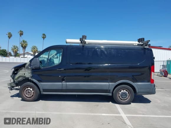 ✅ 2016 Ford Transit Cargo • VIN: 1FTYE1YM0GKB54319 • Lot: 42268855. Wystawiony na IAAI z przebiegiem 138 032 mil. Bezpłatny archiwum sprzedaży aukcyjnych z USA i szczegółowy raport historii pojazdu na DreamBid. Zdjęcie 15.