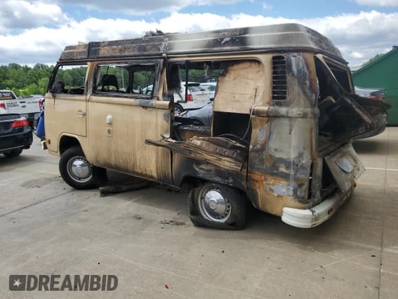 ✅ 1979 Volkswagen Beetle • VIN: 2392063156 • Lot: 57988605. Wystawiony na Copart z przebiegiem Nie podano. Bezpłatny archiwum sprzedaży aukcyjnych z USA i szczegółowy raport historii pojazdu na DreamBid. Zdjęcie 2.