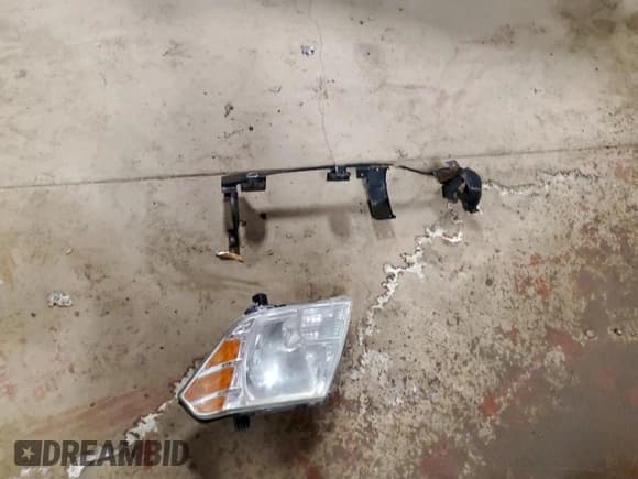 ✅ 2015 Nissan Frontier SV • VIN: 1N6AD0CU0FN755410 • Lot: 49660425. Wystawiony na Copart z przebiegiem 146 234 mil. Bezpłatny archiwum sprzedaży aukcyjnych z USA i szczegółowy raport historii pojazdu na DreamBid. Zdjęcie 12.