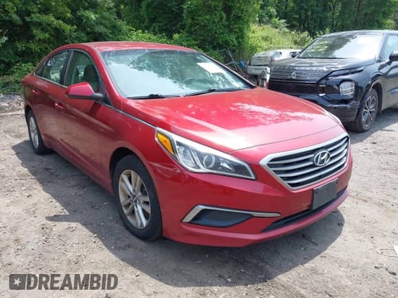 2016 Hyundai Sonata 2.4L z VIN 5NPE24AF0GH395112, wystawiony jako IAAI lot #42568193 z przebiegiem 103 612 mil mil oraz . Historia ofert i sprzedaży dostępna na DreamBid. Obrazek 1.