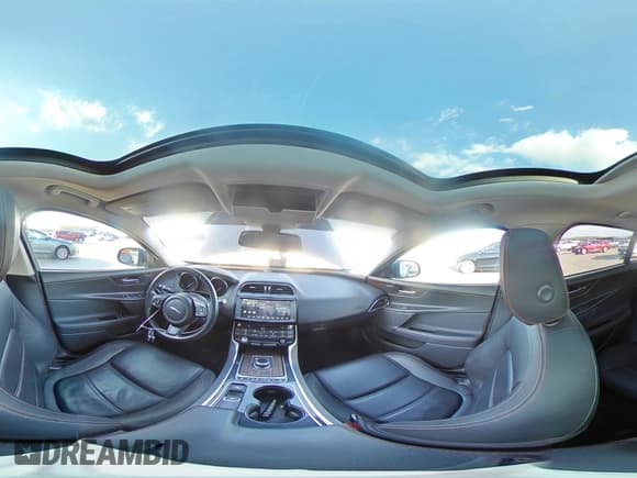 ✅ 2017 Jaguar XE 25t Prestige • VIN: SAJAE4BGXHA966645 • Lot: 89921285. Wystawiony na Copart z przebiegiem 101 644 mil. Bezpłatny archiwum sprzedaży aukcyjnych z USA i szczegółowy raport historii pojazdu na DreamBid. Zdjęcie 14.