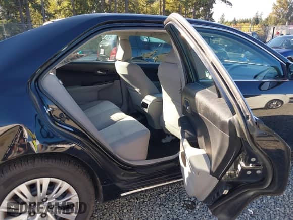 2013 Toyota Camry L с VIN 4T4BF1FK4DR328978, выставлен на аукционе IAAI как лот 43305815 с пробегом 139 045 миль миль и . История ставок и продаж доступна на DreamBid. Изображение 8.