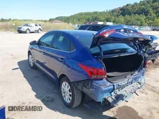 2021 Hyundai Accent SE z VIN 3KPC24A61ME134563, wystawiony jako IAAI lot #43193941 z przebiegiem 70 460 mil mil oraz . Historia ofert i sprzedaży dostępna na DreamBid. Obrazek 3.