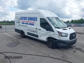 ✅ 2015 Ford Transit Cargo • VIN: 1FTYR3XM0FKA16246 • Lot: 43015648. Wystawiony na IAAI z przebiegiem 151 835 mil. Bezpłatny archiwum sprzedaży aukcyjnych z USA i szczegółowy raport historii pojazdu na DreamBid. Zdjęcie 1.