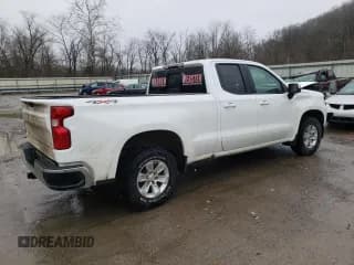 ✅ 2021 Chevrolet Silverado 1500 LT • VIN: 1GCRYDED9MZ216451 • Lot: 37816143. Wystawiony na Copart z przebiegiem 49 980 mil. Bezpłatny archiwum sprzedaży aukcyjnych z USA i szczegółowy raport historii pojazdu na DreamBid. Zdjęcie 3.
