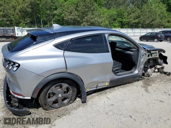 ✅ 2021 Ford Mustang Mach-E Select • VIN: 3FMTK1RM6MMA35126 • Lot: 61196625. Wystawiony na Copart z przebiegiem Nie podano. Bezpłatny archiwum sprzedaży aukcyjnych z USA i szczegółowy raport historii pojazdu na DreamBid. Zdjęcie 3.