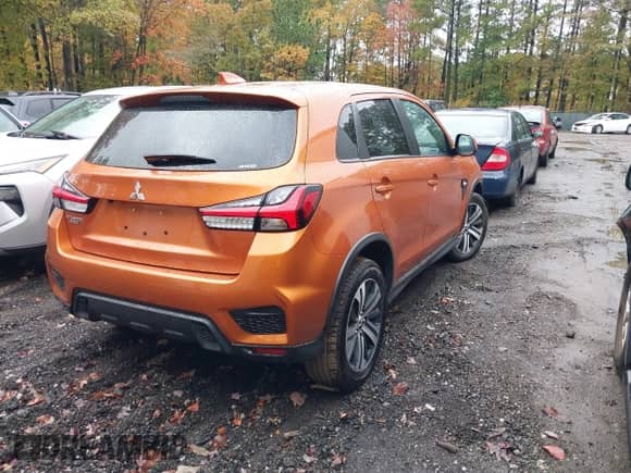 2024 Mitsubishi Outlander S z VIN JA4ARUAU2RU009494, wystawiony jako IAAI lot #43594729 z przebiegiem 37 503 mil mil oraz . Historia ofert i sprzedaży dostępna na DreamBid. Obrazek 4.