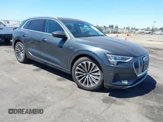 ✅ 2019 Audi e-tron Prestige • VIN: WA1VAAGE2KB009360 • Lot: 43028299. Listed on IAAI with 43,109 mi. Free auction sales archive from the USA and detailed vehicle history report at DreamBid. Image 1.