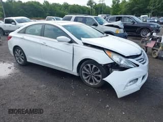 ✅ 2013 Hyundai Sonata SE • VIN: 5NPEC4AB7DH797957 • Lot: 42604214. Listed on IAAI with 199,735 mi. Free auction sales archive from the USA and detailed vehicle history report at DreamBid. Image 1.