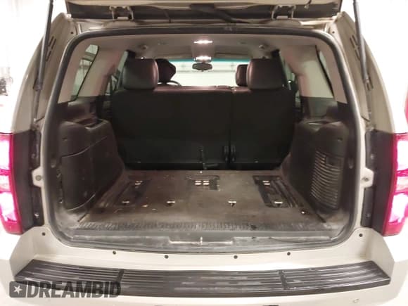 ✅ 2013 Chevrolet Tahoe LT • VIN: 1GNSKBE08DR215142 • Lot: 43665019. Listed on IAAI with 203,239 mi. Free auction sales archive from the USA and detailed vehicle history report at DreamBid. Image 18.