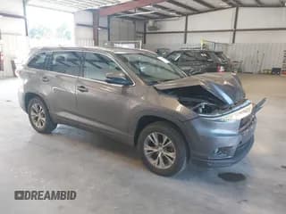 ✅ 2015 Toyota Highlander XLE • VIN: 5TDKKRFH6FS104888 • Lot: 43488377. Wystawiony na IAAI z przebiegiem 237 978 mil. Bezpłatny archiwum sprzedaży aukcyjnych z USA i szczegółowy raport historii pojazdu na DreamBid. Zdjęcie 1.