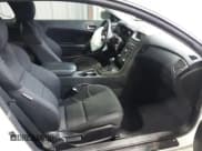 ✅ 2012 Hyundai Genesis Coupe Premium • VIN: KMHHT6KD0CU074363 • Lot: 41976879. Wystawiony na IAAI z przebiegiem 134 184 mil. Bezpłatny archiwum sprzedaży aukcyjnych z USA i szczegółowy raport historii pojazdu na DreamBid. Zdjęcie 5.