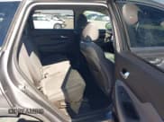 ✅ 2019 Hyundai Santa Fe SE • VIN: 5NMS23AD8KH030713 • Lot: 43592667. Wystawiony na IAAI z przebiegiem 74 344 mil. Bezpłatny archiwum sprzedaży aukcyjnych z USA i szczegółowy raport historii pojazdu na DreamBid. Zdjęcie 8.