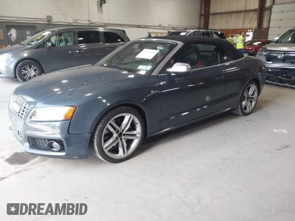 ✅ 2011 Audi S5 Premium Plus • VIN: WAUCGAFH2BN019549 • Lot: 42861089. Listed on IAAI with 121,140 mi. Free auction sales archive from the USA and detailed vehicle history report at DreamBid. Image 2.