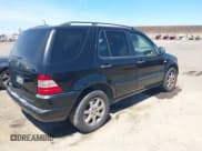 ✅ 2000 Mercedes-Benz M 320/430/500 • VIN: 4JGAB72E3YA201747 • Lot: 42942349. Wystawiony na IAAI z przebiegiem 257 856 mil. Bezpłatny archiwum sprzedaży aukcyjnych z USA i szczegółowy raport historii pojazdu na DreamBid. Zdjęcie 4.