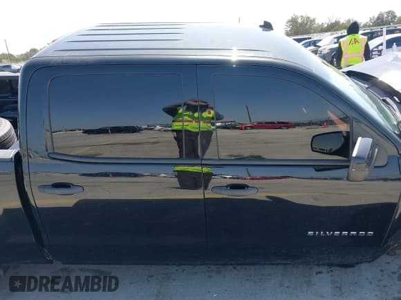 ✅ 2014 Chevrolet Silverado 1500 LT • VIN: 3GCUKREH8EG210945 • Lot: 41718435. Wystawiony na IAAI z przebiegiem 106 320 mil. Bezpłatny archiwum sprzedaży aukcyjnych z USA i szczegółowy raport historii pojazdu na DreamBid. Zdjęcie 13.