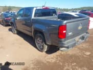 ✅ 2019 Chevrolet Colorado 2WD Work Truck • VIN: 1GCGSBEA8K1262061 • Lot: 41114924. Wystawiony na IAAI z przebiegiem 131 995 mil. Bezpłatny archiwum sprzedaży aukcyjnych z USA i szczegółowy raport historii pojazdu na DreamBid. Zdjęcie 3.