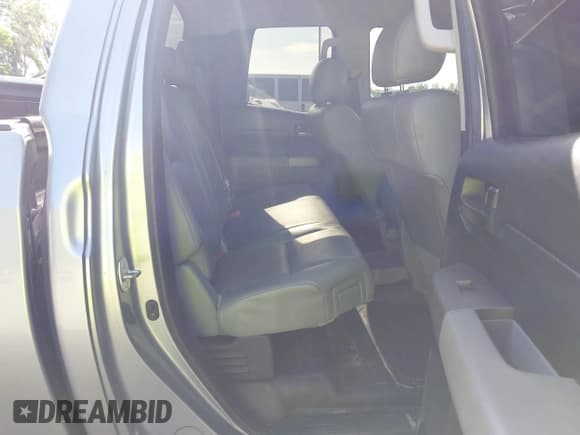 ✅ 2010 Toyota Tundra • VIN: 5TFRU5F1XAX023304 • Lot: 42792164. Listed on IAAI with 119,803 mi. Free auction sales archive from the USA and detailed vehicle history report at DreamBid. Image 8.