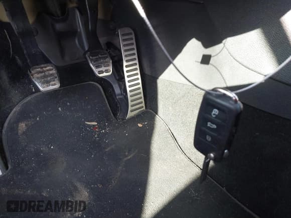 ✅ 2012 Volkswagen Golf GTI w/Conv & Sunroof • VIN: WVWEV7AJ6CW161963 • Lot: 41398810. Listed on IAAI with 172,582 mi. Free auction sales archive from the USA and detailed vehicle history report at DreamBid. Image 11.