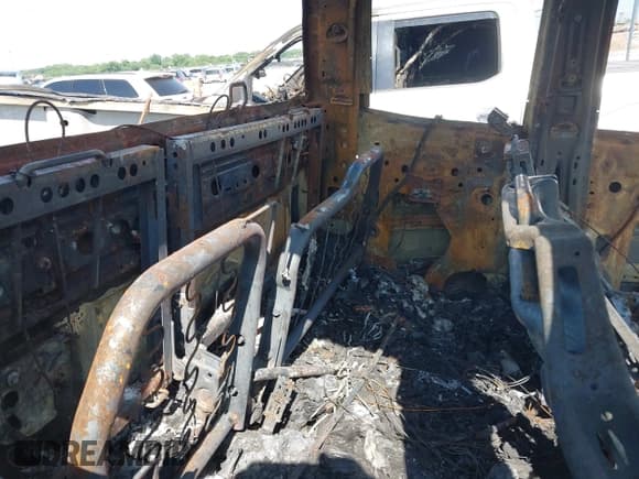 ✅ 2014 Chevrolet Silverado 1500 LT • VIN: 1GCRCREH0EZ412746 • Lot: 42366106. Listed on IAAI with Not provided. Free auction sales archive from the USA and detailed vehicle history report at DreamBid. Image 8.