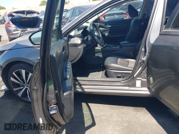 ✅ 2022 Nissan Altima SR • VIN: 1N4BL4CW4NN390057 • Lot: 41999669. Wystawiony na IAAI z przebiegiem 62 369 mil. Bezpłatny archiwum sprzedaży aukcyjnych z USA i szczegółowy raport historii pojazdu na DreamBid. Zdjęcie 5.