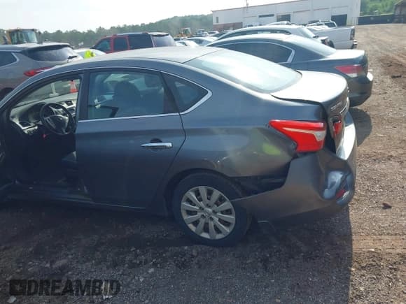 ✅ 2016 Nissan Sentra SV • VIN: 3N1AB7APXGY293749 • Lot: 42450578. Listed on IAAI with 87,295 mi. Free auction sales archive from the USA and detailed vehicle history report at DreamBid. Image 12.