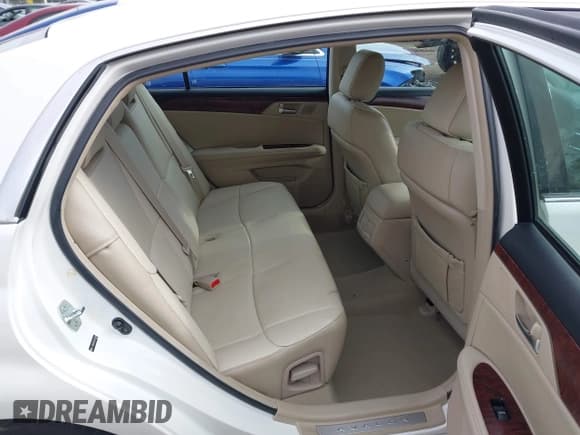 ✅ 2011 Toyota Avalon • VIN: 4T1BK3DB2BU395595 • Lot: 43570027. Wystawiony na IAAI z przebiegiem 69 281 mil. Bezpłatny archiwum sprzedaży aukcyjnych z USA i szczegółowy raport historii pojazdu na DreamBid. Zdjęcie 8.