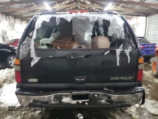 ✅ 2004 Chevrolet Suburban LT • VIN: 1GNFK16Z24J165975 • Lot: 79915414. Wystawiony na Copart z przebiegiem 302 930 mil. Bezpłatny archiwum sprzedaży aukcyjnych z USA i szczegółowy raport historii pojazdu na DreamBid. Zdjęcie 6.