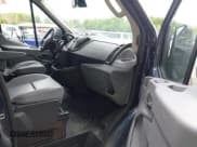 ✅ 2016 Ford Transit XL • VIN: 1FMZK1CMXGKA96199 • Lot: 42379883. Wystawiony na IAAI z przebiegiem 146 181 mil. Bezpłatny archiwum sprzedaży aukcyjnych z USA i szczegółowy raport historii pojazdu na DreamBid. Zdjęcie 5.