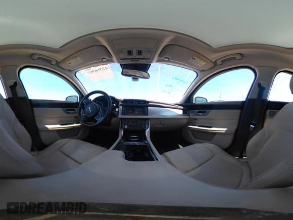 ✅ 2017 Jaguar XF 35t Premium • VIN: SAJBD4BV3HCY43828 • Lot: 42556907. Wystawiony na IAAI z przebiegiem 62 482 mil. Bezpłatny archiwum sprzedaży aukcyjnych z USA i szczegółowy raport historii pojazdu na DreamBid. Zdjęcie 18.