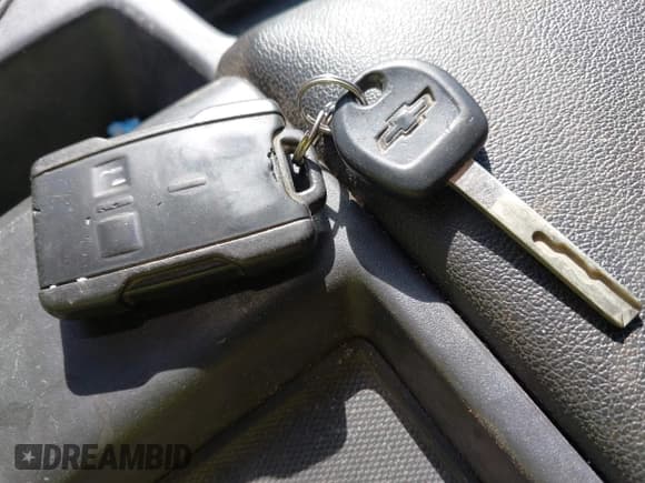 ✅ 2020 Chevrolet Silverado 1500 LT • VIN: 1GCUYDED8LZ120755 • Lot: 43324376. Wystawiony na IAAI z przebiegiem 175 447 mil. Bezpłatny archiwum sprzedaży aukcyjnych z USA i szczegółowy raport historii pojazdu na DreamBid. Zdjęcie 11.