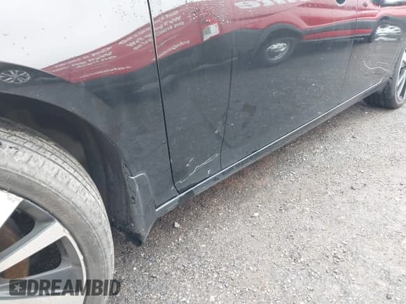 ✅ 2019 Nissan Altima SR • VIN: 1N4BL4CW0KN320809 • Лот: 43803539. Опубликован ранее на IAAI с пробегом 211 626 миль. Бесплатный доступ к архиву аукционных продаж из США и подробный отчёт об истории автомобиля на DreamBid. Изображение 6.