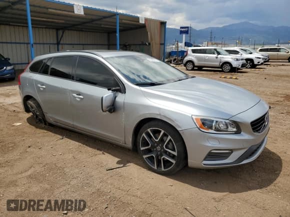 ✅ 2018 Volvo V60 Dynamic • VIN: YV140MSL8J2408150 • Lot: 62945014. Wystawiony na Copart z przebiegiem 78 994 mil. Bezpłatny archiwum sprzedaży aukcyjnych z USA i szczegółowy raport historii pojazdu na DreamBid. Zdjęcie 4.