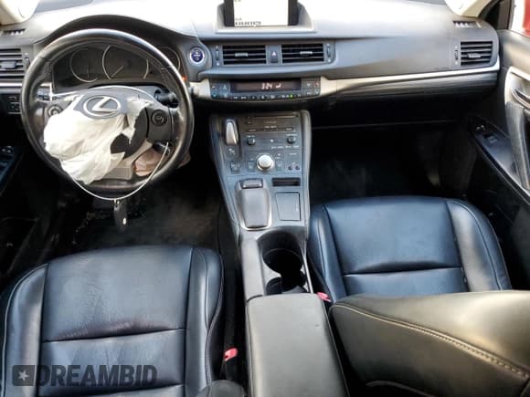 ✅ 2015 Lexus CT 200h • VIN: JTHKD5BH1F2233023 • Lot: 93345445. Wystawiony na Copart z przebiegiem Nie podano. Bezpłatny archiwum sprzedaży aukcyjnych z USA i szczegółowy raport historii pojazdu na DreamBid. Zdjęcie 8.