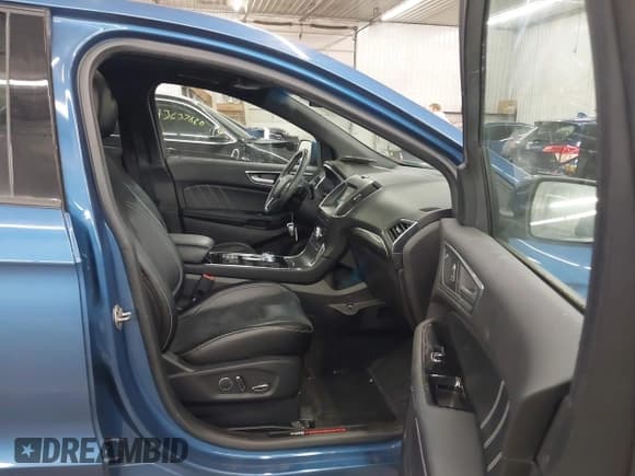 ✅ 2019 Ford Edge ST • VIN: 2FMPK4AP7KBC48240 • Lot: 43636945. Listed on IAAI with 50,542 mi. Free auction sales archive from the USA and detailed vehicle history report at DreamBid. Image 5.