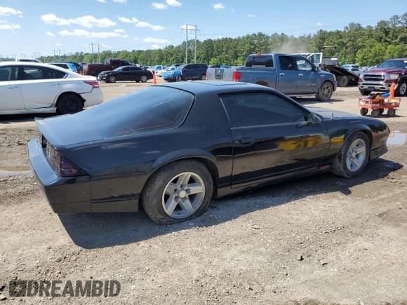 ✅ 1982 Chevrolet Camaro • VIN: 1G1AP87H2CL107878 • Lot: 52144225. Wystawiony na Copart z przebiegiem 427 186 mil. Bezpłatny archiwum sprzedaży aukcyjnych z USA i szczegółowy raport historii pojazdu na DreamBid. Zdjęcie 3.