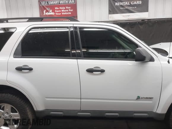 ✅ 2011 Ford Escape Hybrid • VIN: 1FMCU5K36BKC53834 • Lot: 42255622. Wystawiony na IAAI z przebiegiem 90 271 mil. Bezpłatny archiwum sprzedaży aukcyjnych z USA i szczegółowy raport historii pojazdu na DreamBid. Zdjęcie 13.